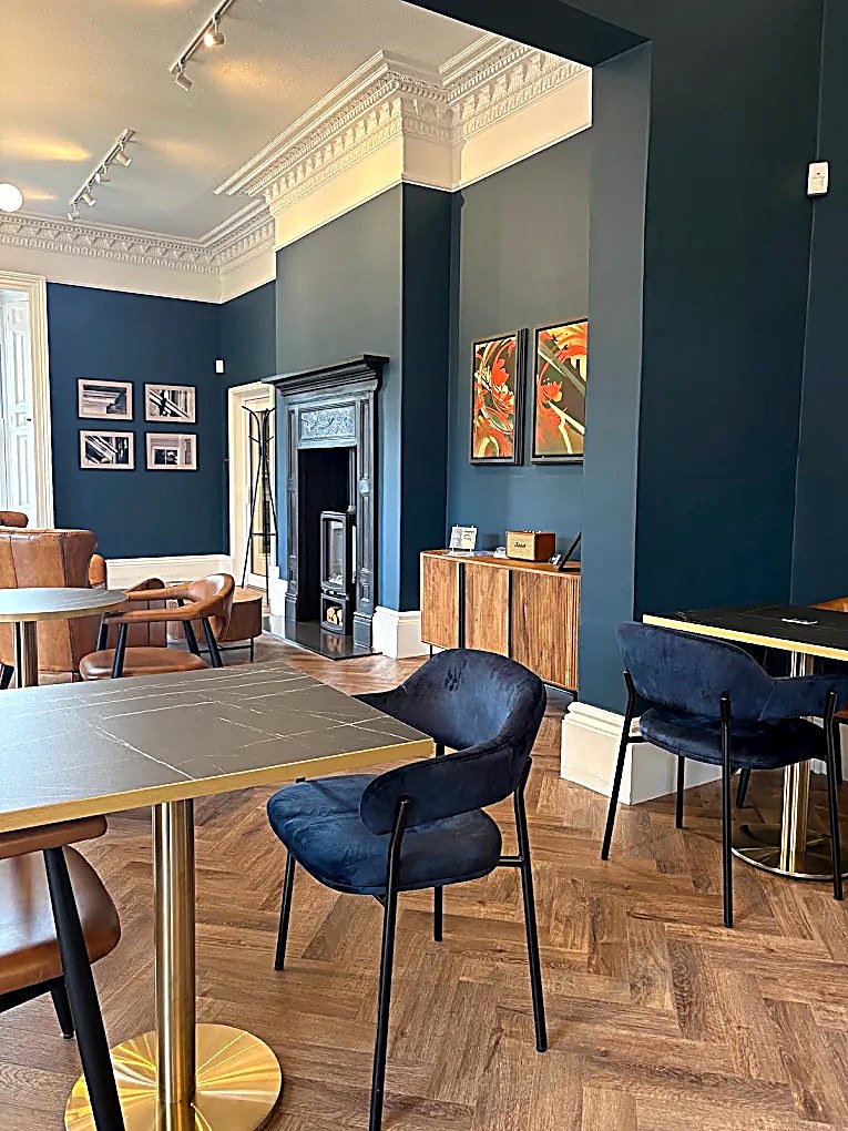 The Ravenscliffe lounge — relax before your treatment